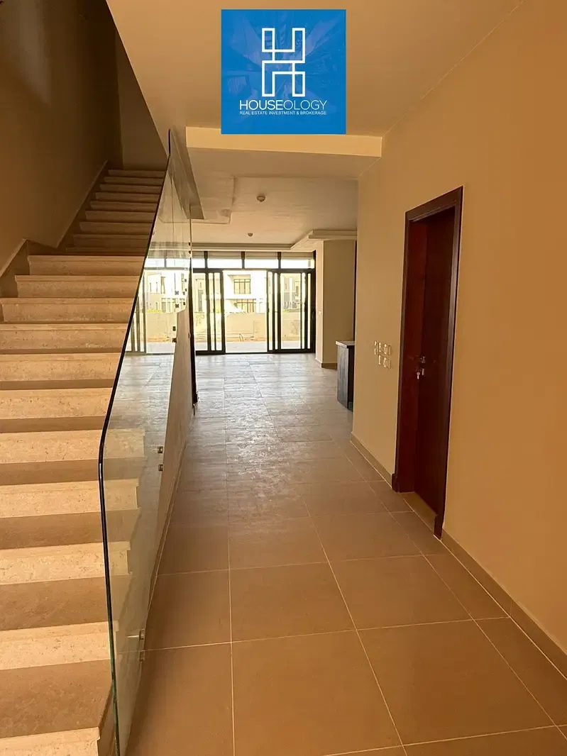 Twin house resale direct on the lagoon for sale in Azha Ain Sokhna at a price lower than the company price.