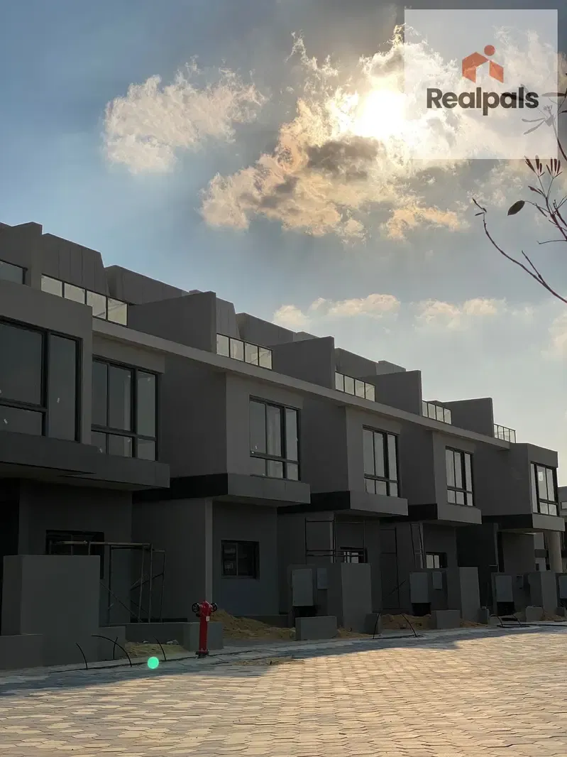 STANDALONE VILLA ( LAND AREA : 389 ) FOR SALE IN BLOOMFILDES ( PHASE : LAKES )