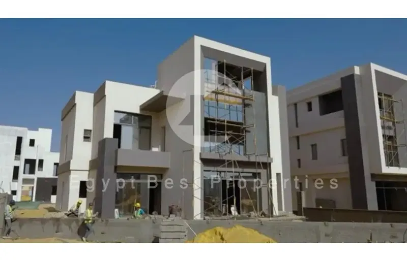 on lagoon Resale townhouse delivery 2026 over 4 years