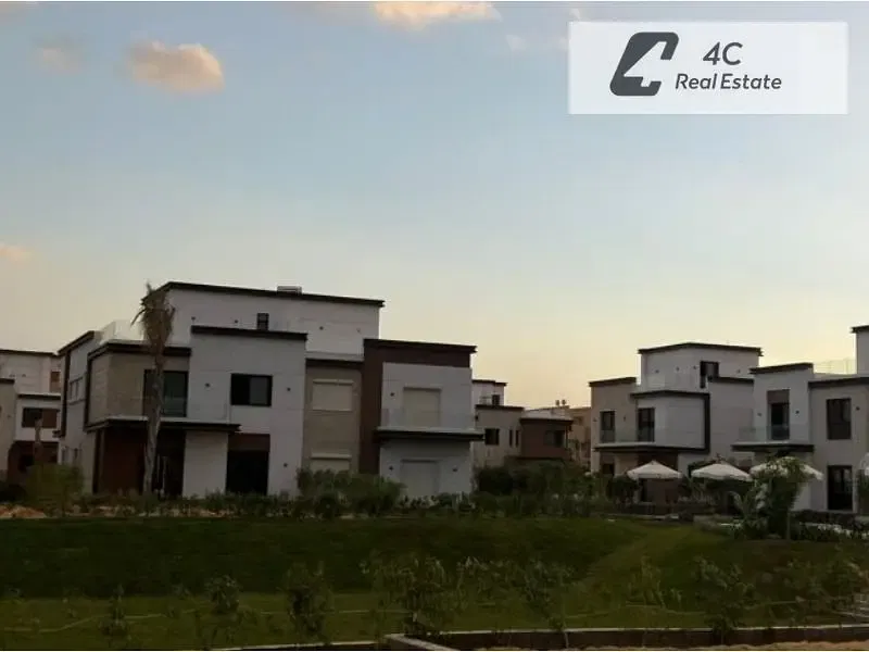 Standalone Villa 400m with Down Payment & Installments Prime Location Open View Landscape and Pool in Azzar 2 Fifth Settlement New Cairo
