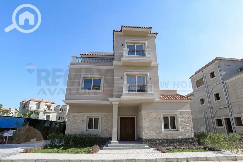 Villa for sale in Smouha - Immediate delivery with financing over 3 years - (Mroug)