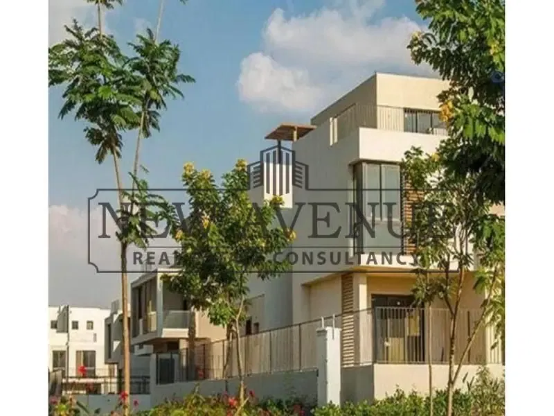 Prime Family House with Spacious Roof For Sale in Sodic East delivery 2028