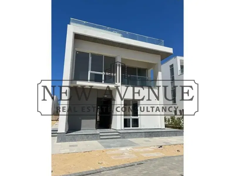 Standalone villa in MAZARINE with the best price in the market fully finished ready to move facing north direct on lagoon