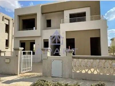 Villa Standalone RTM prima location at Palm Hills * 4 spacious, elegantly appointed en-suite bedrooms