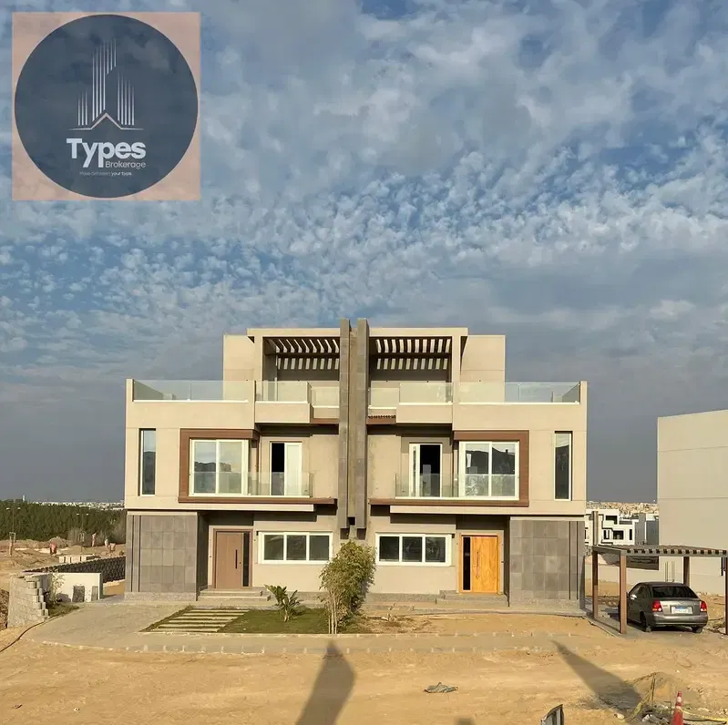 Penthouse for sale v Levels 220 m 3 bed room 4 toilet Roof 91m
