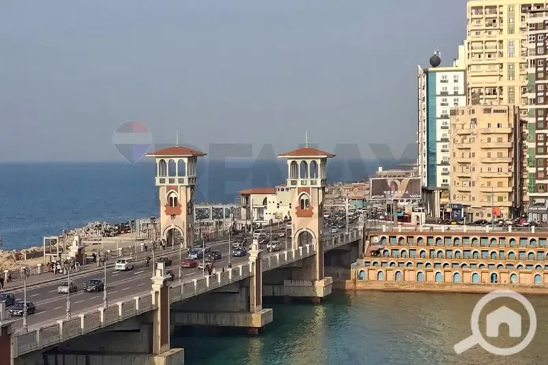 Apartment for sale 560 m Stanley (directly on the sea)