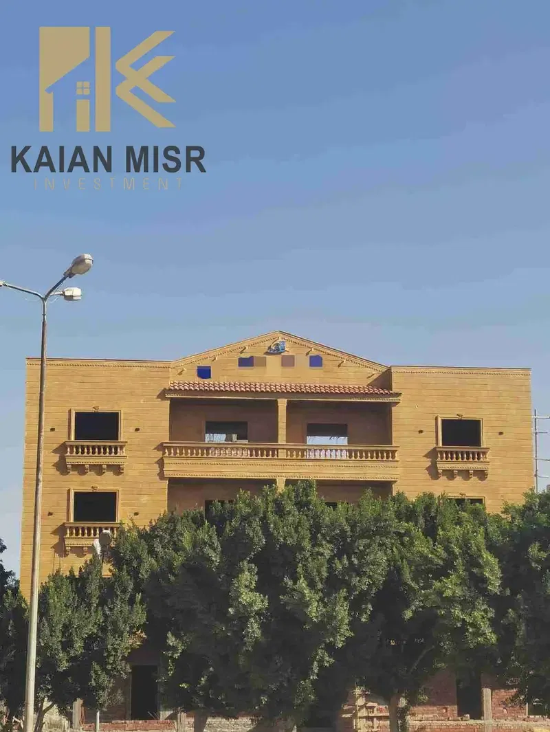 A great apartment of 150 m on a repeated floor in a villa neighborhood next to the Middle Link and Tiraas Mall in the city of Al-Shorouk.