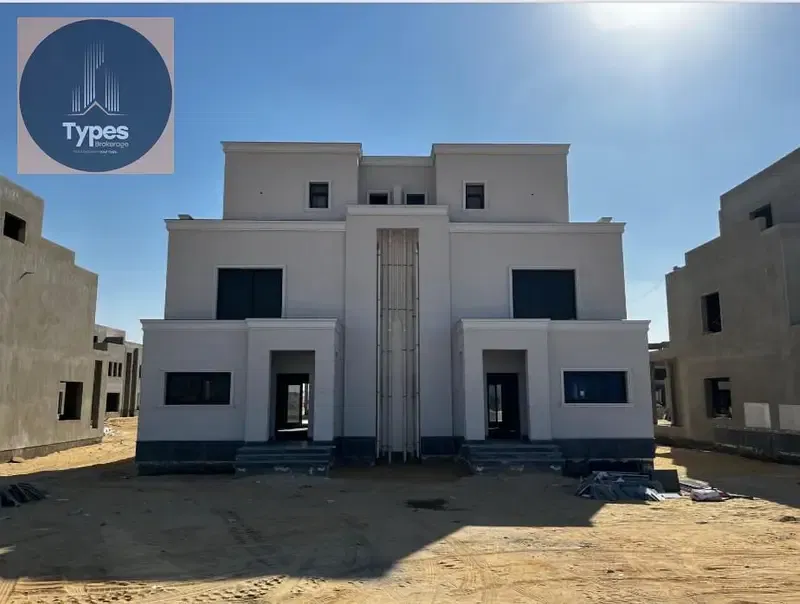 For sale: Twin house, 280 sq m, ready for immediate occupancy. Down payment and remaining installments available. Prime location with an open view ove