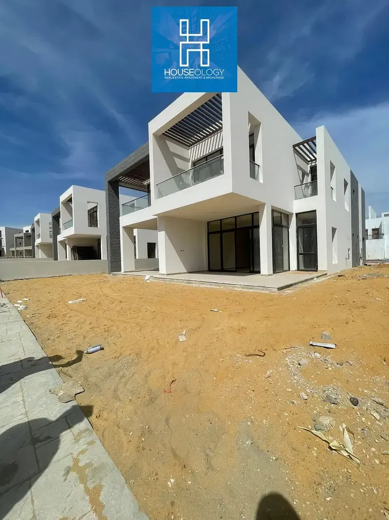 Standalone finished unit with air conditioning and kitchen, first row Lagoon Prime location for sale in Azha Sokhna *AZHA AIN SOKHNA - Tucana VILLAGE*