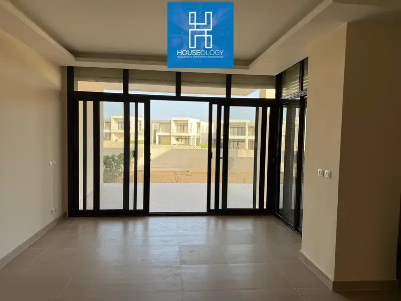 Twin house for sale in Azha Sokhna, first row, fully furnished, at the lowest price in the market, prime location, sea view, Tucana Village.