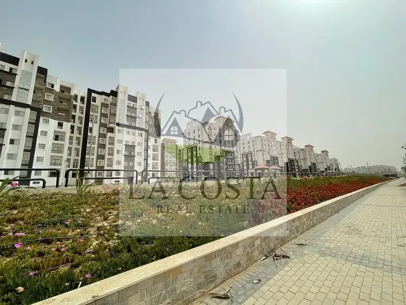 Finished Apartment With Landscape View In Maqsed