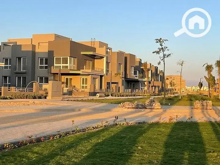 For sale at an old price: an apartment in Kayan Badr El Din Compound, near the Dahshur Link Road, next to iCity October and Motten View Chillout, clos