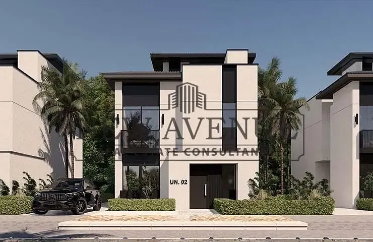 Standalone 210m in At East Mostakbal city With pool and Four Bedrooms 4 Master Bedrooms Looking over Landscape Delivery 2028 Core and Shell