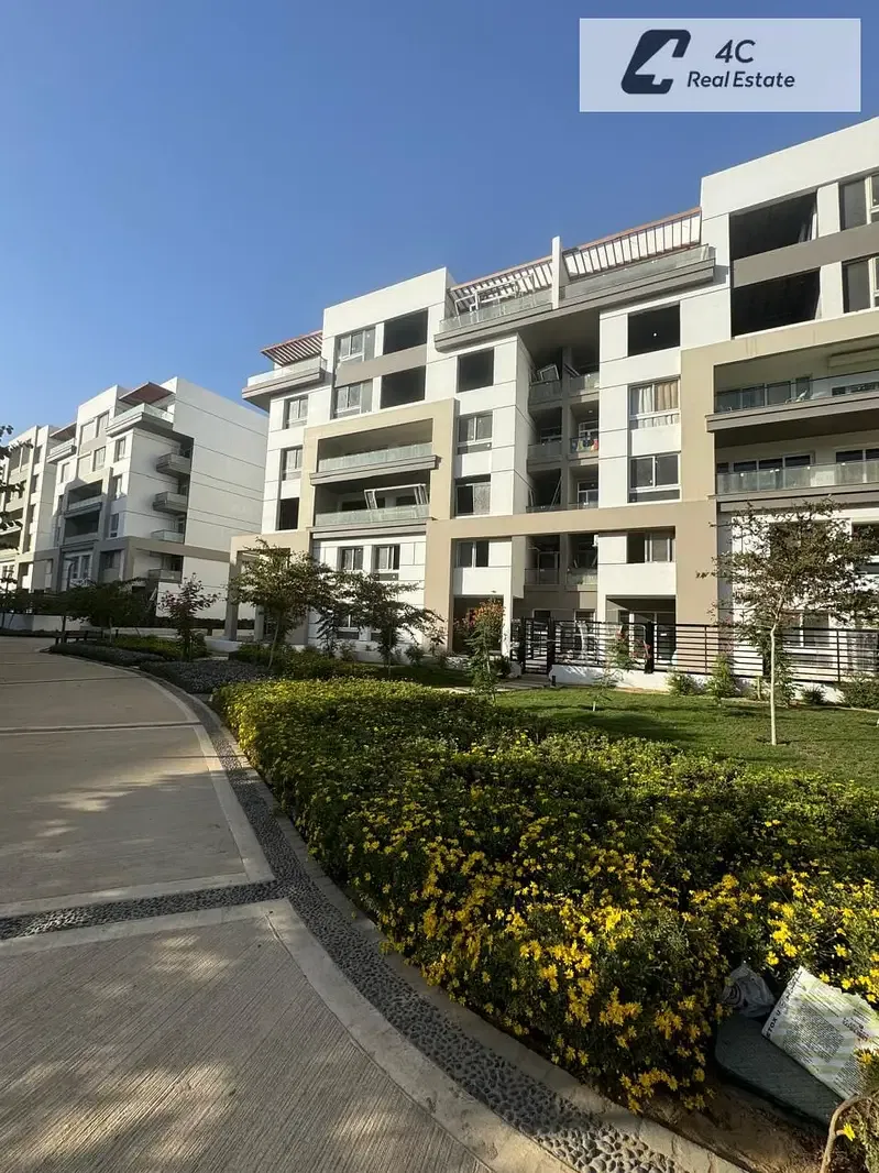 Apartment for sale under market price ready to move view landscape prime location in Hyde Park, New Cairo