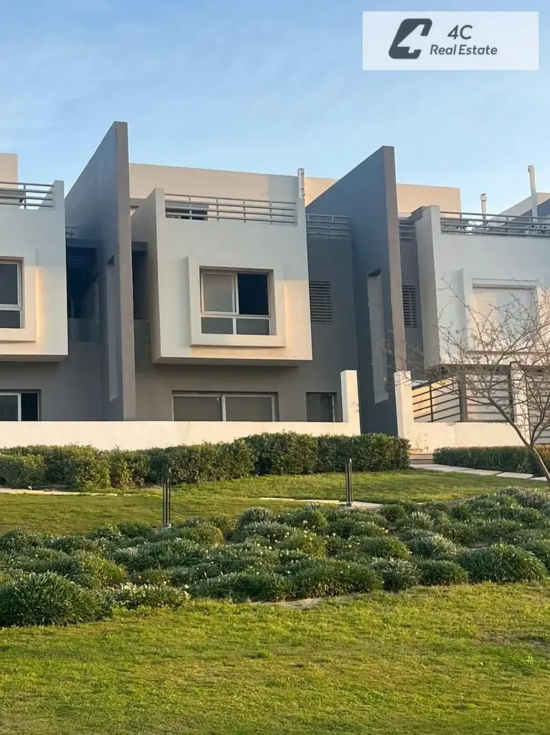 town house modern view garden 4bedrooms Lowest total price , lowest down payment , installments in best location in hyde park fifth settlement