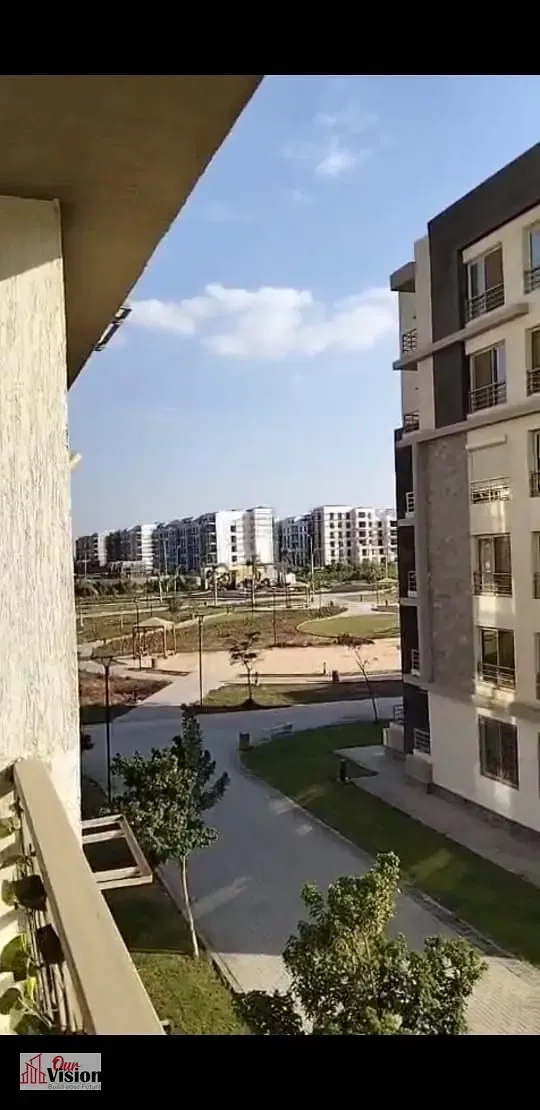 Apartment for sale in Janna Zayed 2, 130 meters, second floor, attached apartment 12, 3 rooms, 2 bathrooms, asking for 3 million and 950 thousand, down payment required, 9 installments remaining, installment value 135 thousand, total 515.