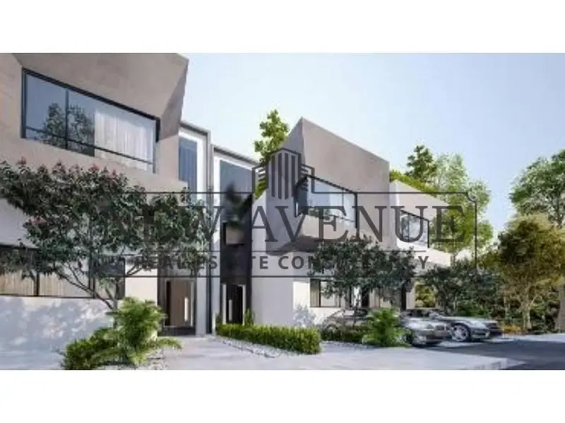 East shire Town house corner with installments 3 bedrooms living 4 bathrooms nanny Core and shell