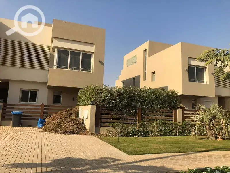 Town house villa resale at the crown by palm hills eastern expansions - ready to move